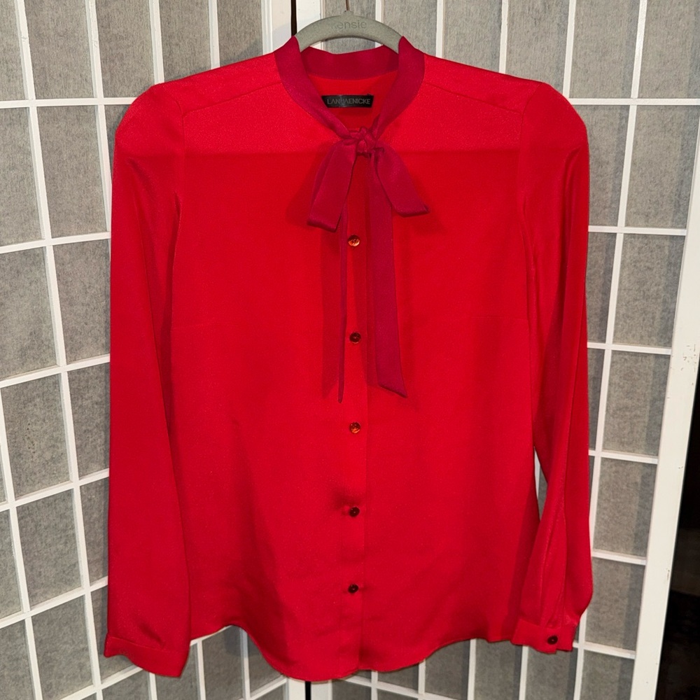 LAN JAENICKE RED SILK BLOUSE WITH BOW❤️